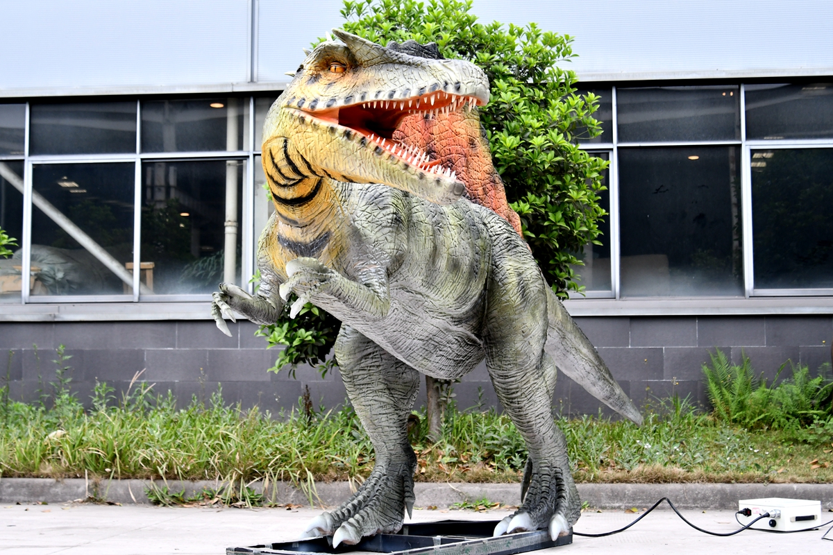 Animatronic Spinosaurus 012
